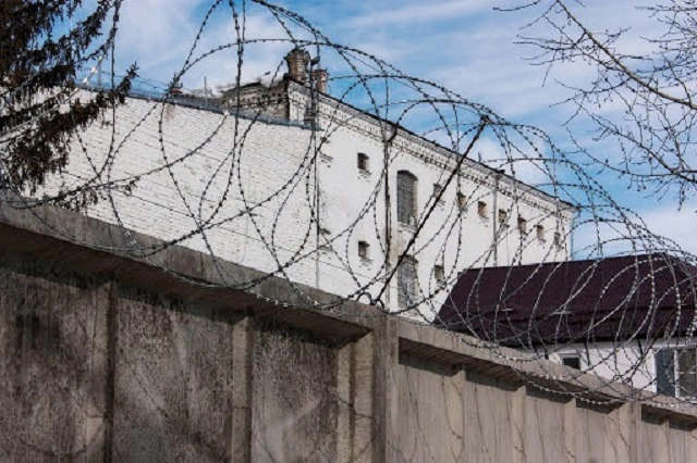 Пострадавшим от пыток заключенным предложили плазму за отказ от показаний Пострадавшим от пыток заключенным предложили плазму за отказ от показаний